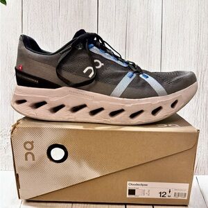 Eclipse Cloudeclipse Shoes in Black and Frost
